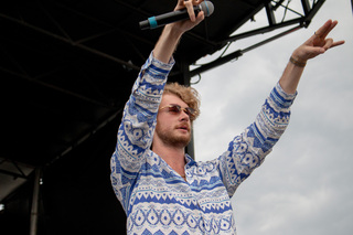 Yung Gravy opens his set with one of his hit songs “Gravy Train.” He took the crowd by storm captivating them with his infectious attitude and vibrant stage presence. 